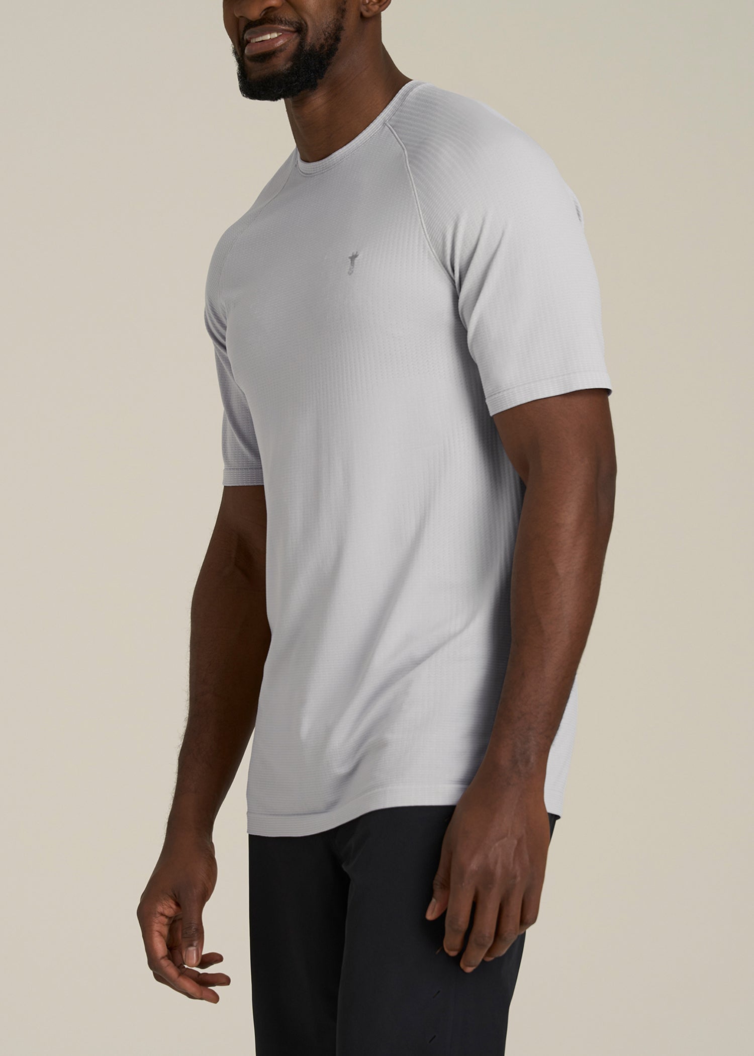 Vented Training Top for Tall Men in Silver Drop